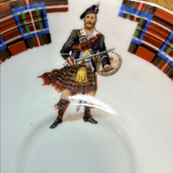 Scottish Themed Decorative Saucer Plates - Picture 6 of 7